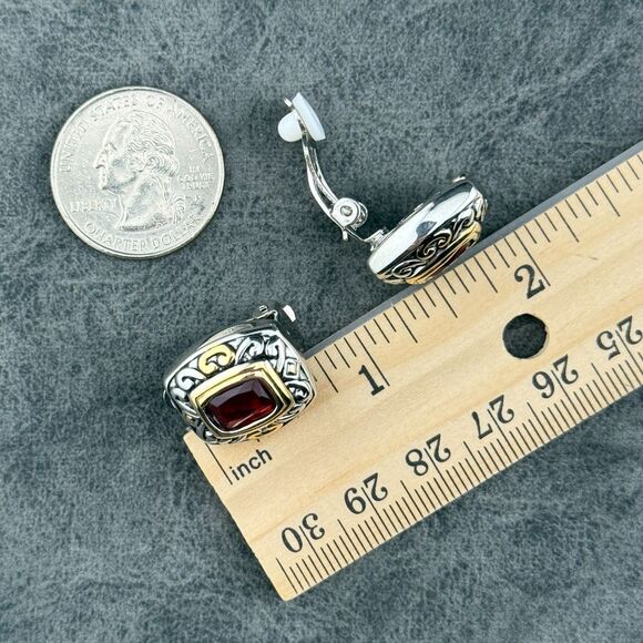Vintage Costume Gold-Silver-Tone Red Rhinestone Clip On Earrings Unmarked 0.75" - Picture 10 of 10